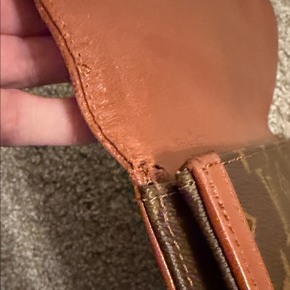 Vintage Louis Vuitton Monogram Clutch - Picture 9 of 16